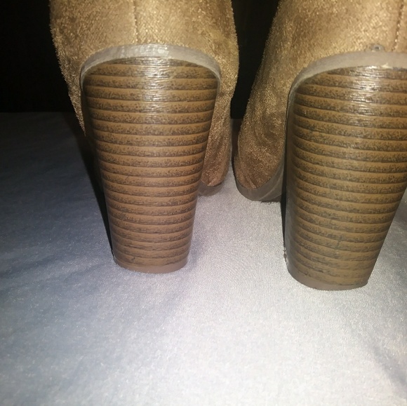 Sold - Picture 3 of 5